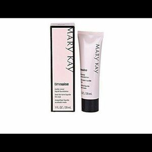 TimeWise Matte-Wear Liquid Foundation